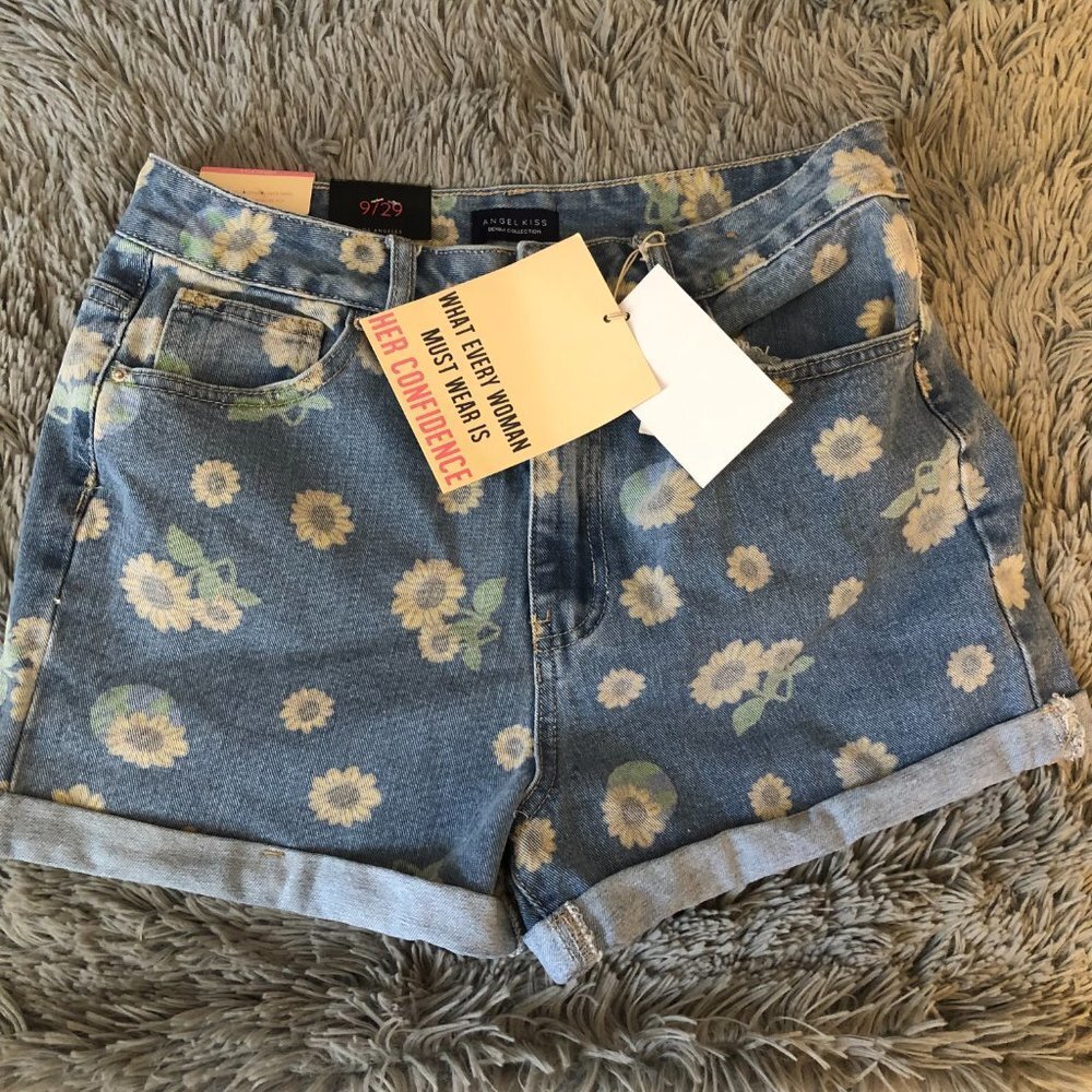 Angel Kiss Sunflower Denim Shorts 9/29 NWT